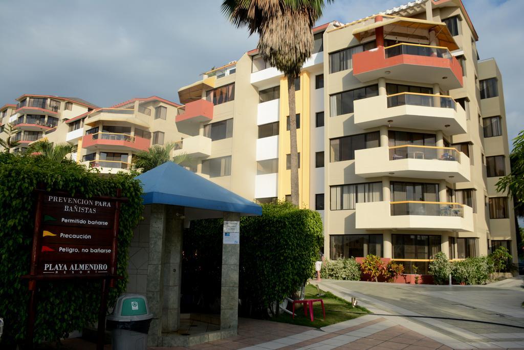 Playa Almendro Resort Tonsupa Exteriör bild