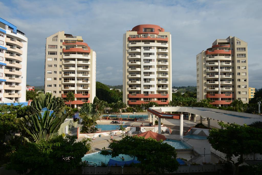 Playa Almendro Resort Tonsupa Exteriör bild
