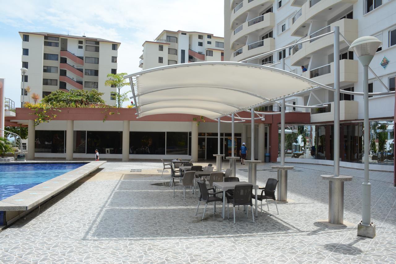 Playa Almendro Resort Tonsupa Exteriör bild